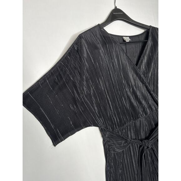 ASOS DESIGN plisse wrap tie romper short sleeves black size 12 - Picture 6 of 12